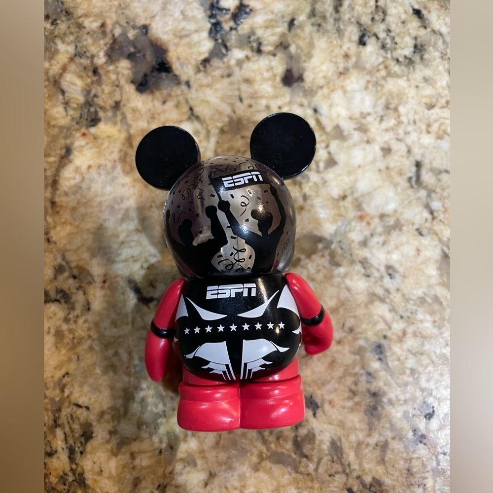 Disney Vinylmation 3" - ESPN Wide World of Sports Complex - Picture 2 of 3